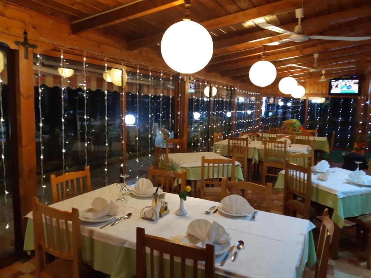 Hotel Ramosaco, Radhime, Vlore Buitenkant foto